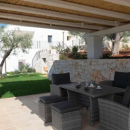 Trulli Dibernia With Panoramic View *