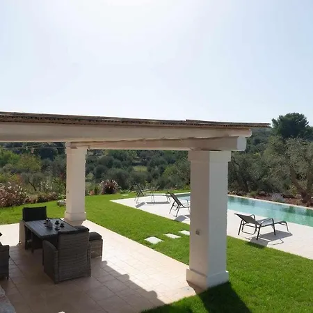 Trulli Dibernia With Panoramic View